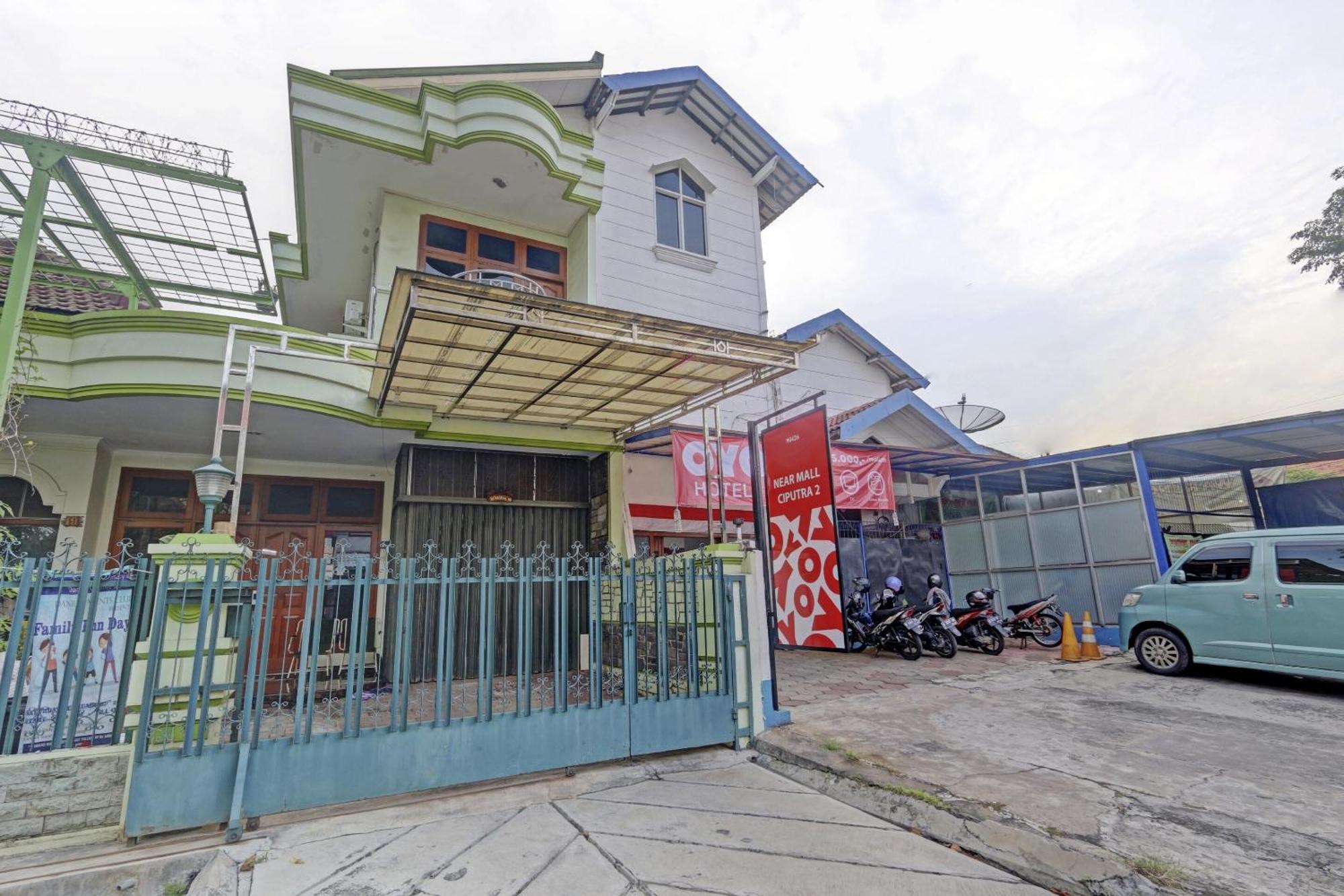 Super Oyo 90426 Near Mall Ciputra 2 Семаранг Екстериор снимка